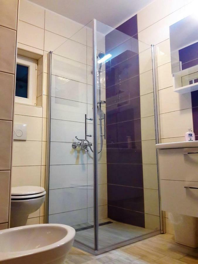 Guest House Tonica Krk Town Esterno foto